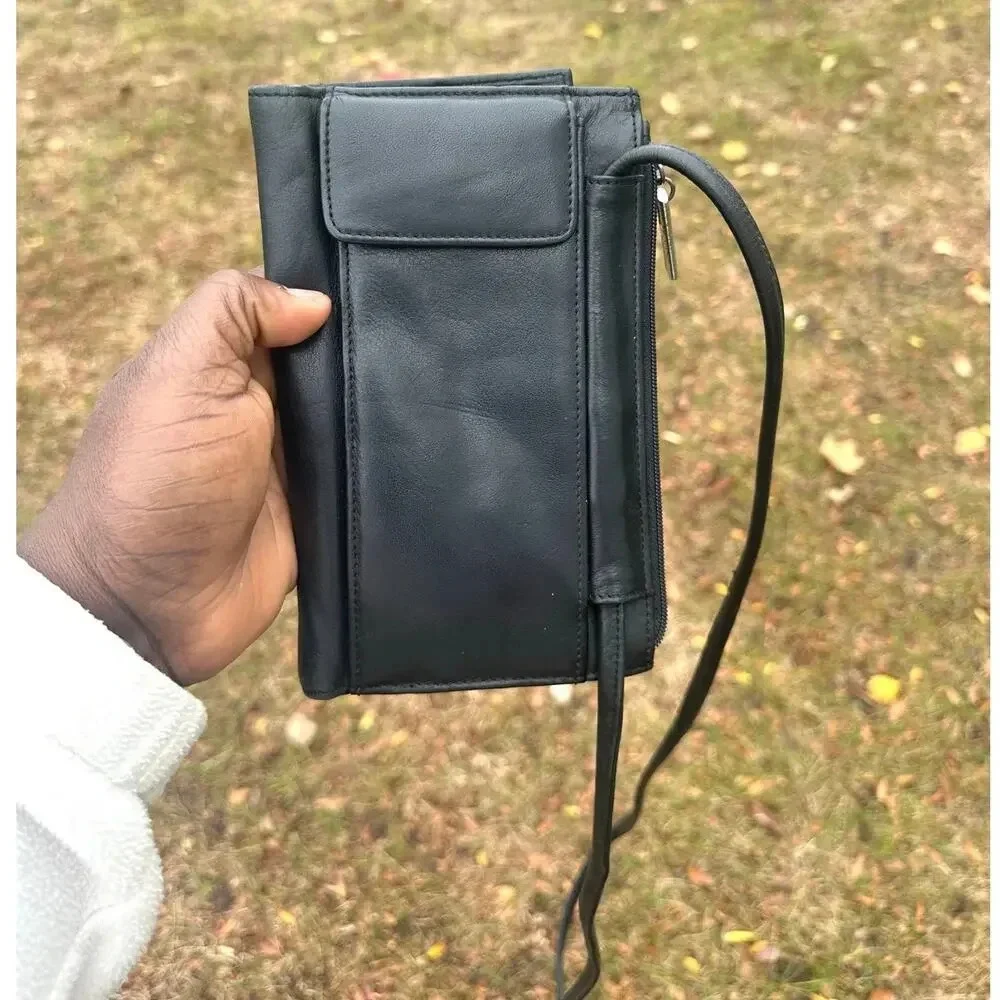 Fossil Genuine Leather Crossbody Women’s Wallet‎